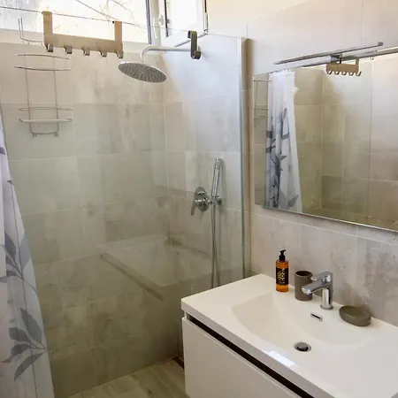 Lugano Lakefront - Private & Pool Мелано
